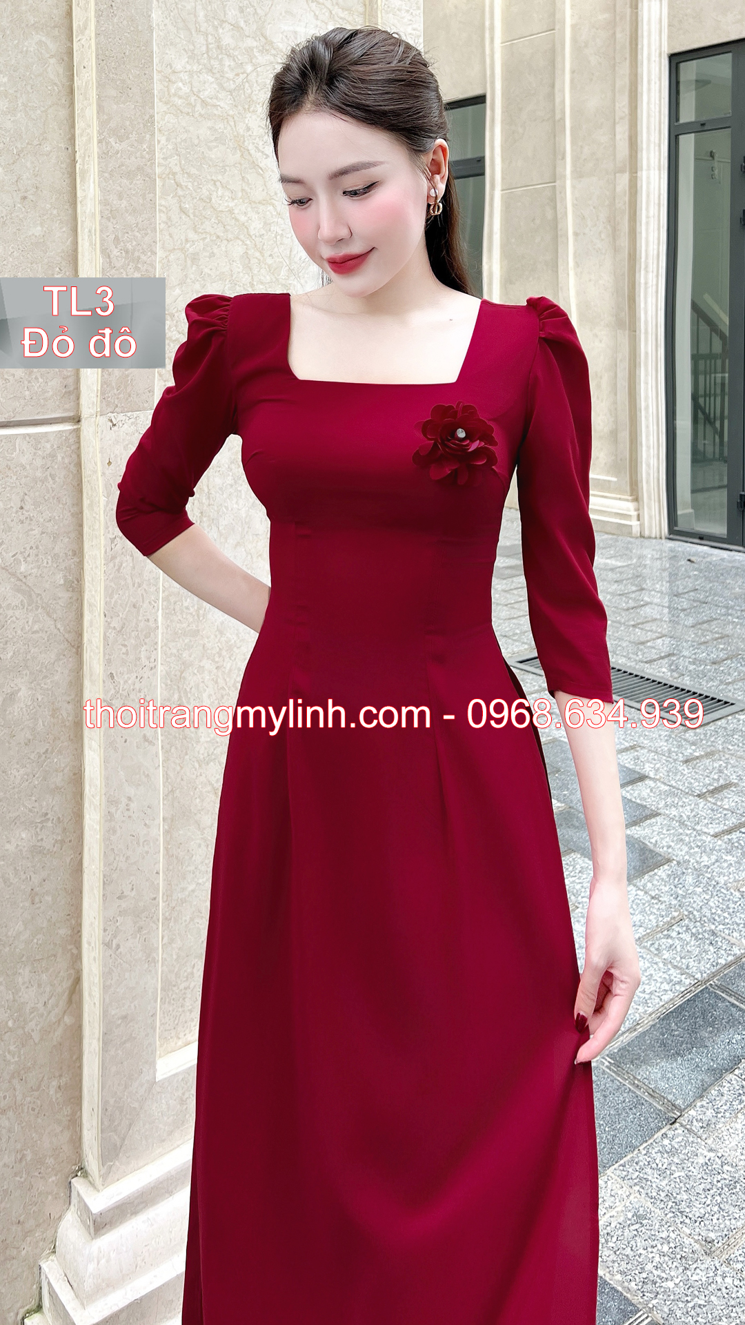 Áo cổ vuông tay lỡ, phồng màu đỏ đô